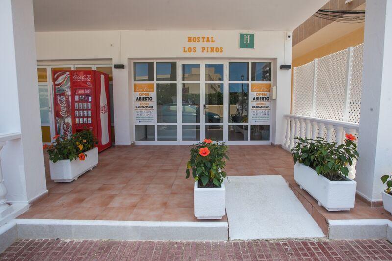 Hostal Los Pinos Es Canar  Luaran gambar