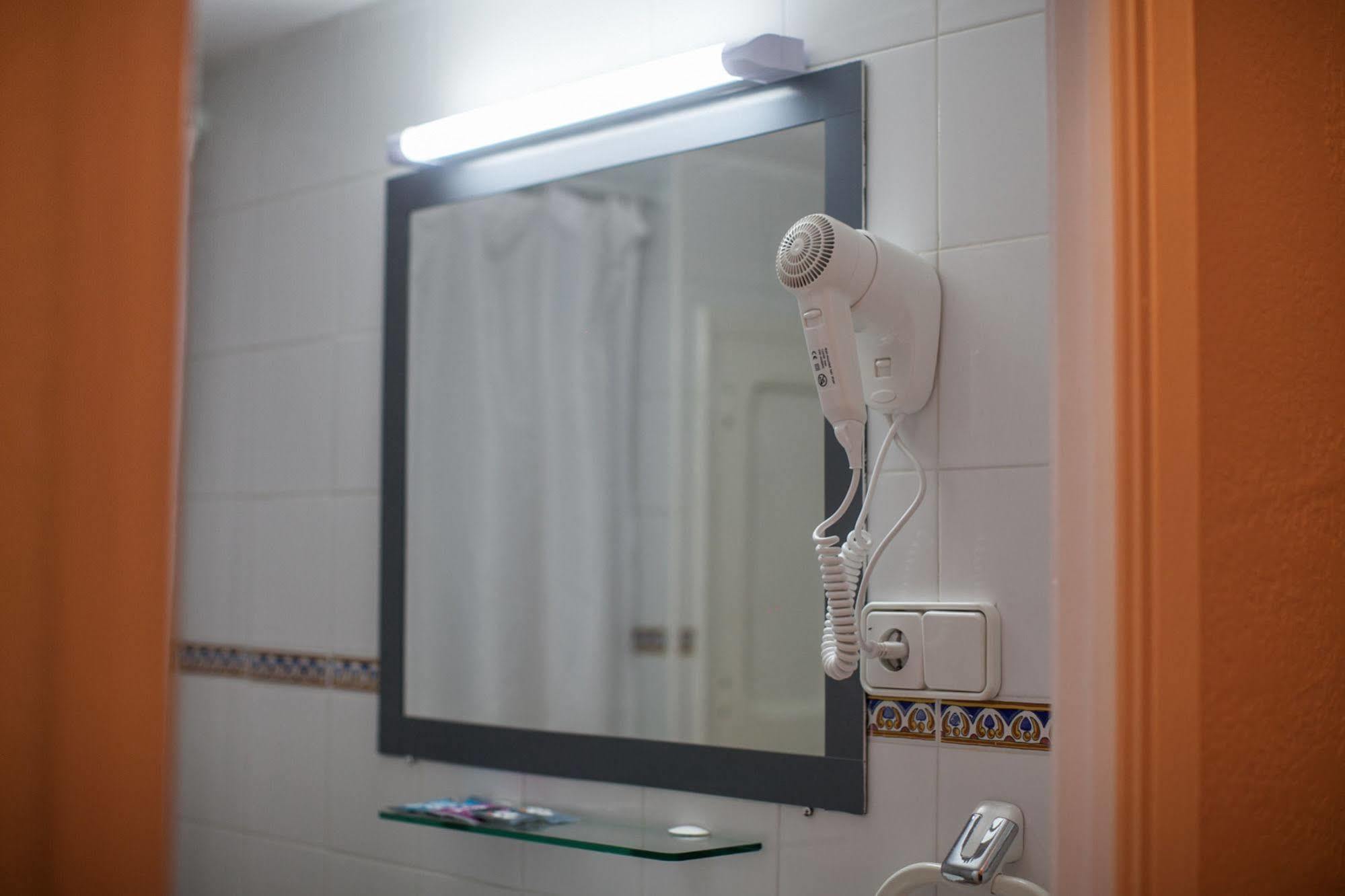 Hostal Los Pinos Es Canar  Luaran gambar