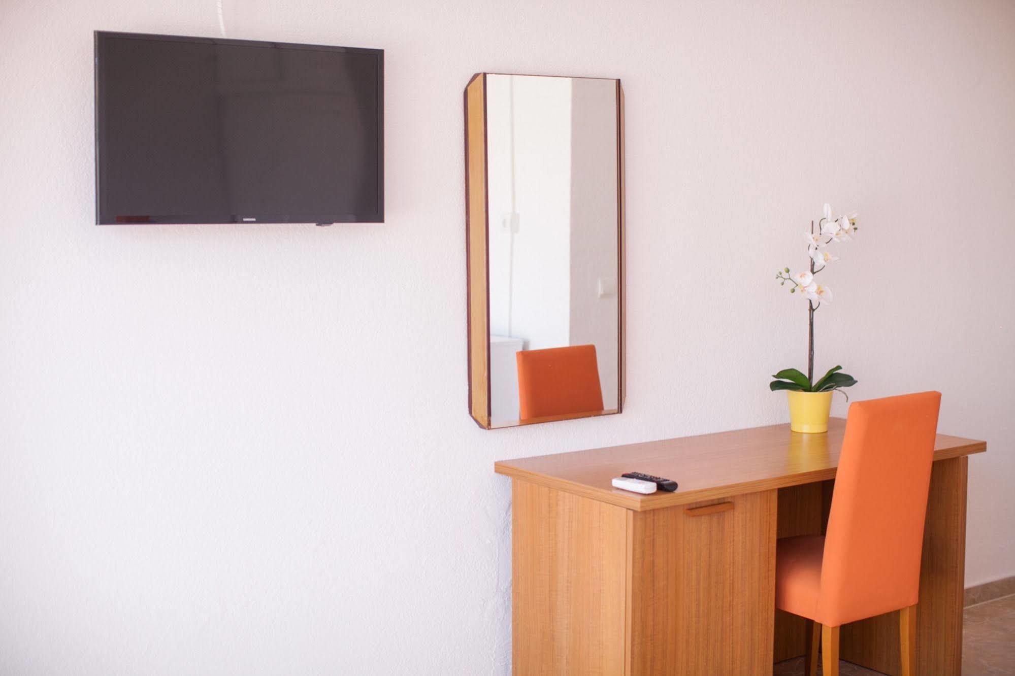 Hostal Los Pinos Es Canar  Luaran gambar