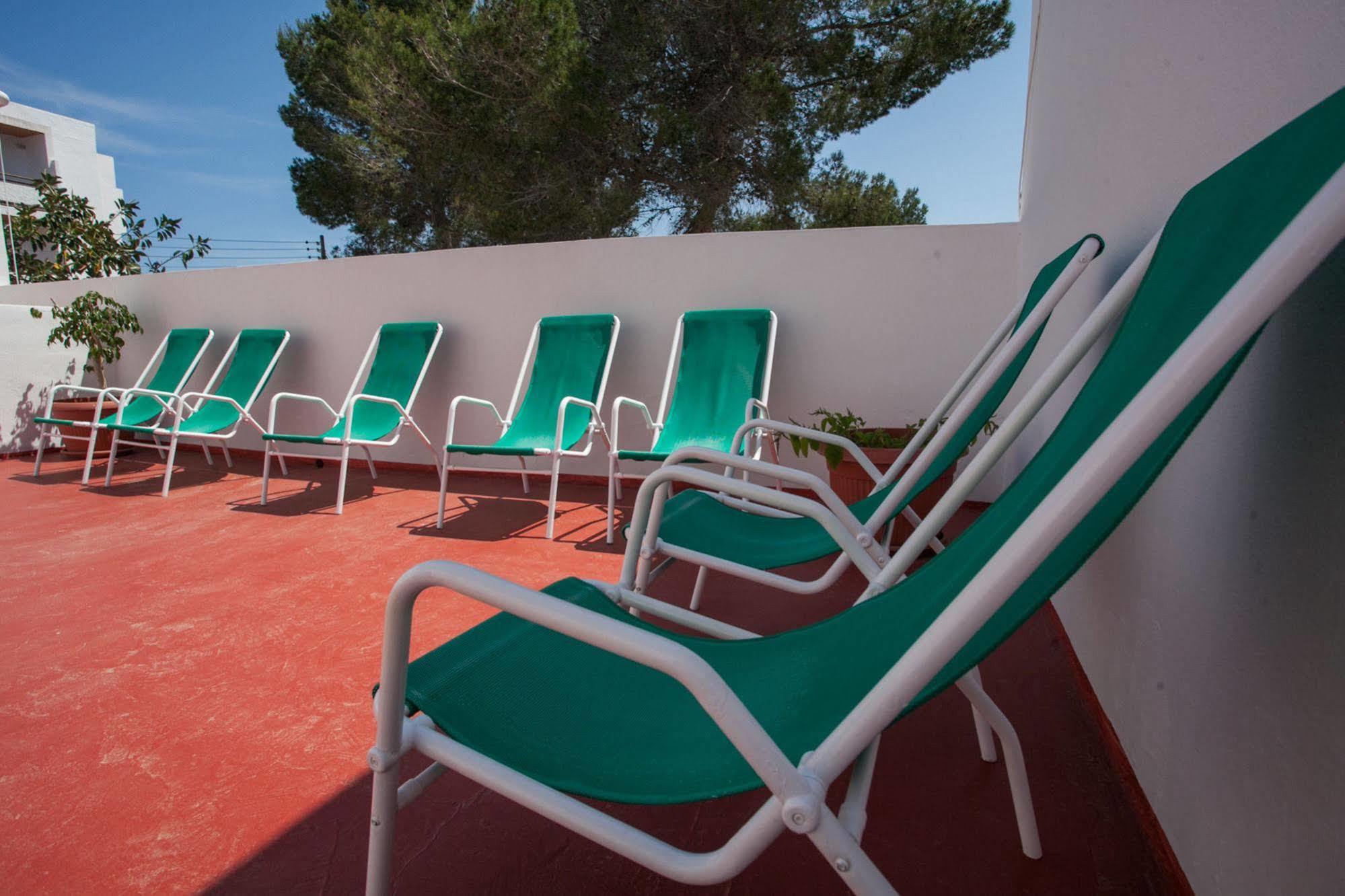 Hostal Los Pinos Es Canar  Luaran gambar