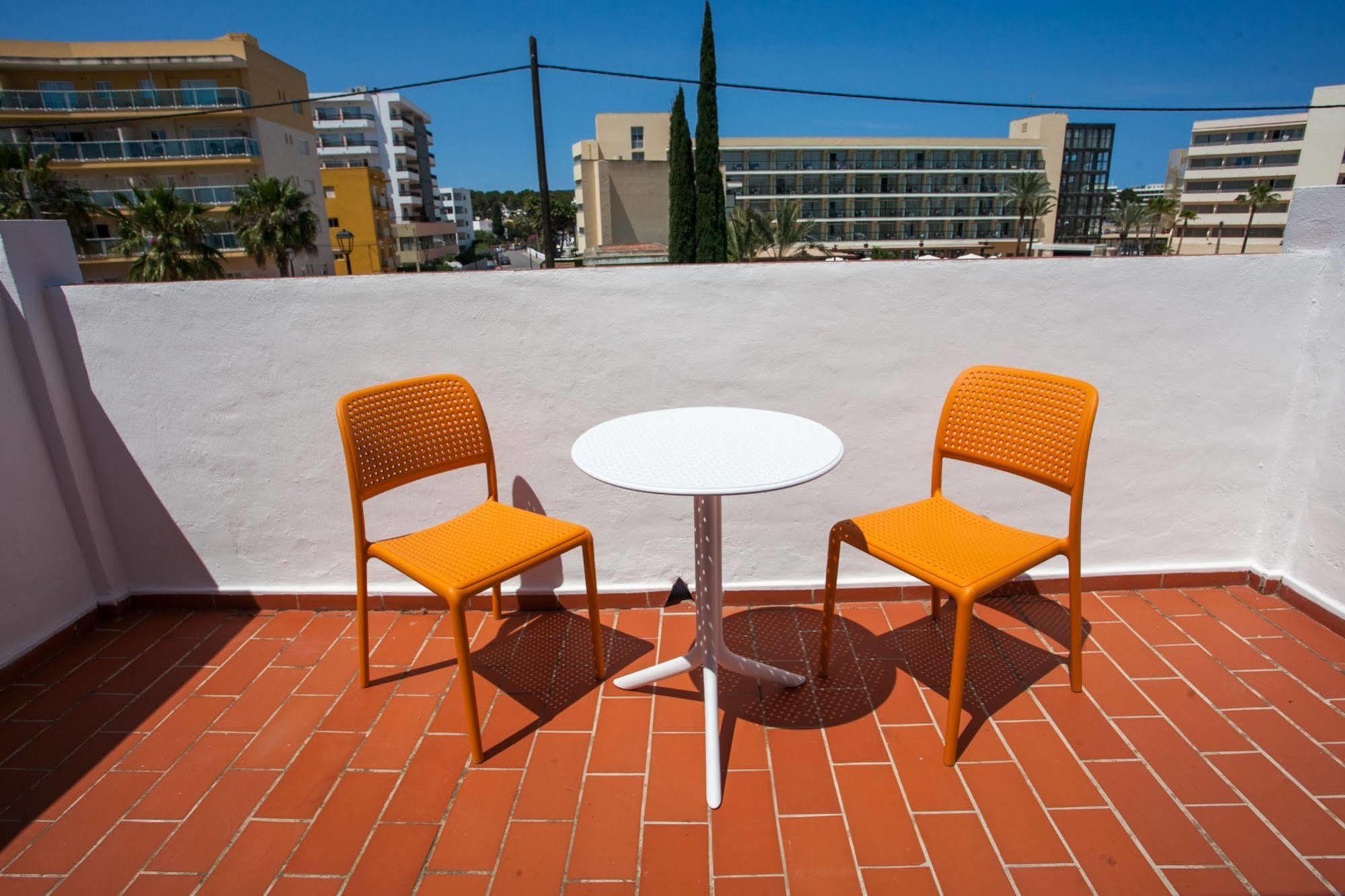 Hostal Los Pinos Es Canar  Luaran gambar