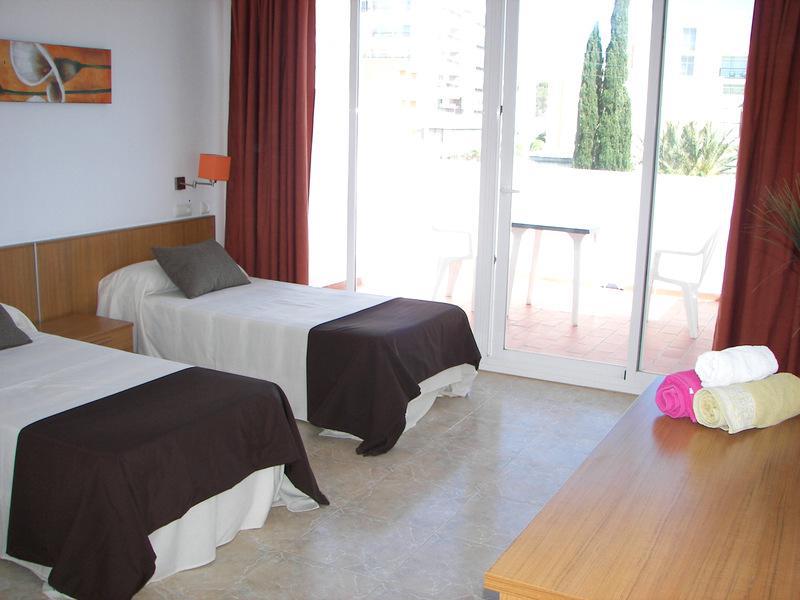 Hostal Los Pinos Es Canar  Bilik gambar